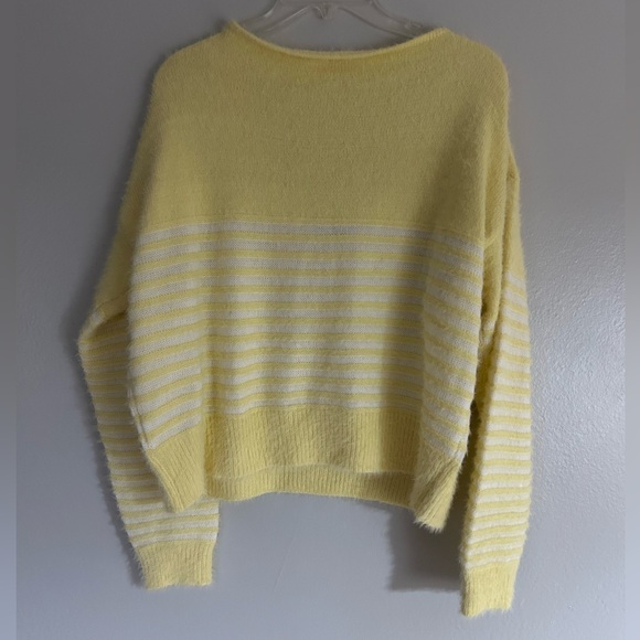 Pink Lily Women’s Cropped Yellow Sweater Size XL - Picture 2 of 7